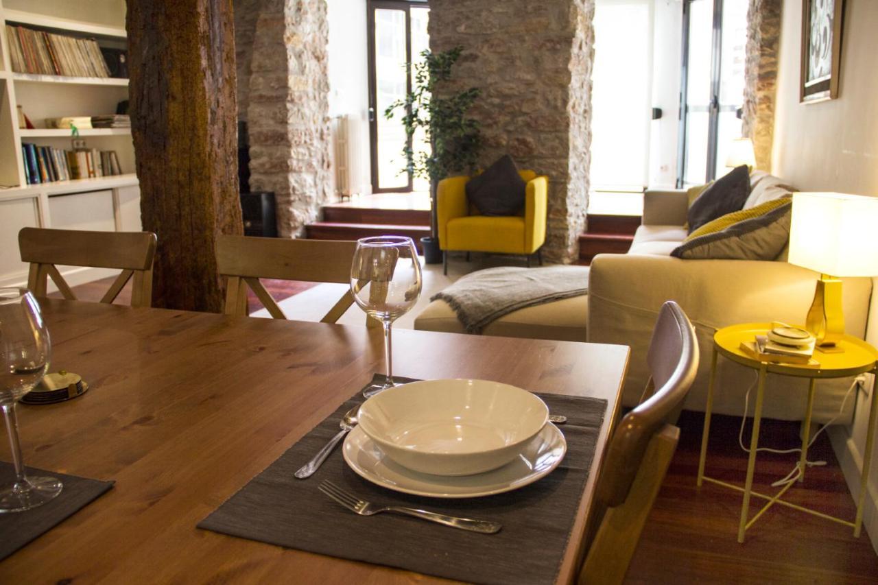 Central, Spacious And Authentic Family Appartement *