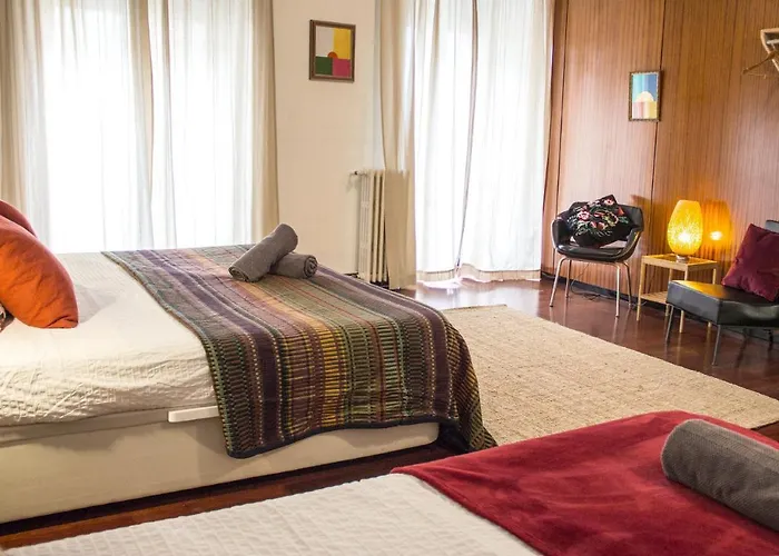 Central, Spacious And Authentic Family Apartment